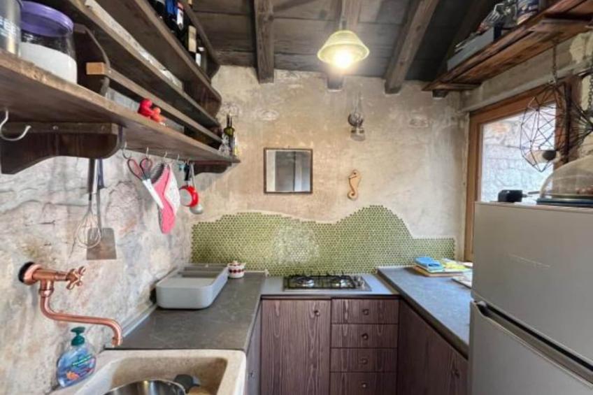 Romantic Stone House and Yard Near Stunning Beach - Two Bedroom Holiday Holiday Home  with  Patio and Terrace - foto 6