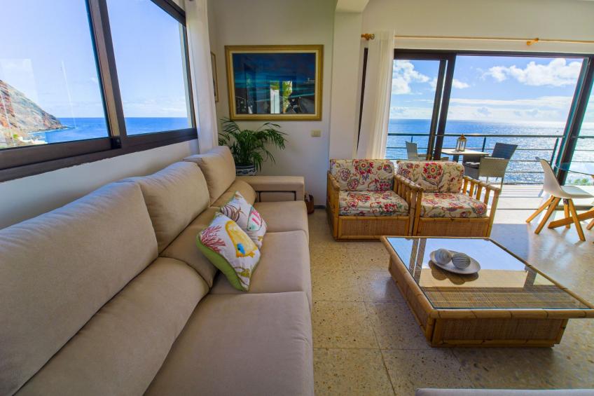 Zweitstöckiges Ferienvilla mit Terrassen, Pool, Sauna sowie herrlichem Berg- un - foto 16