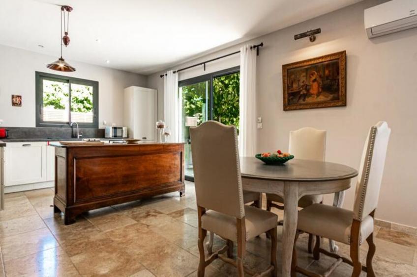 La Verdière - Maison Contemporaine De Plain Pied Avec Jardin Et Piscine Pri - foto 7