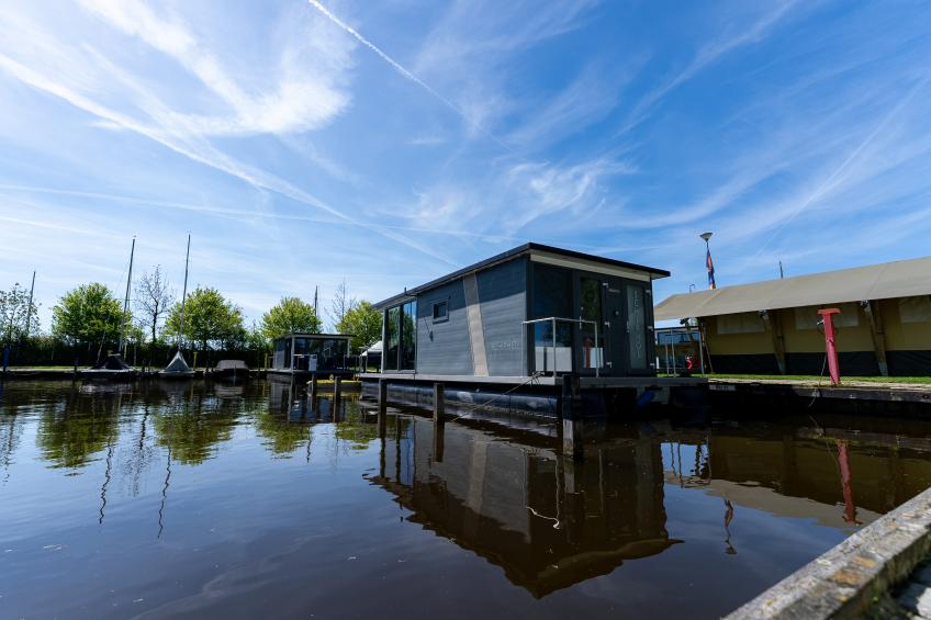 Houseboat Heeg 4 persons