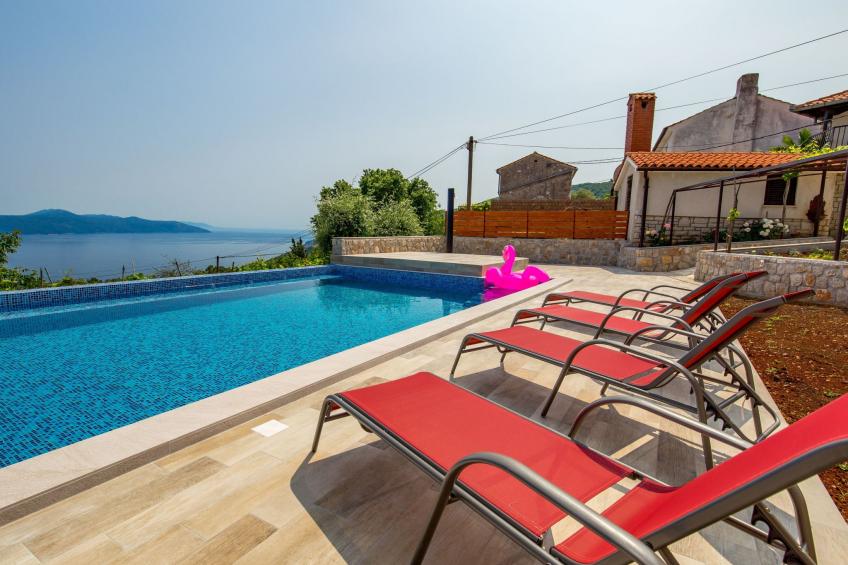 mit großem Garten und Pool - foto 16