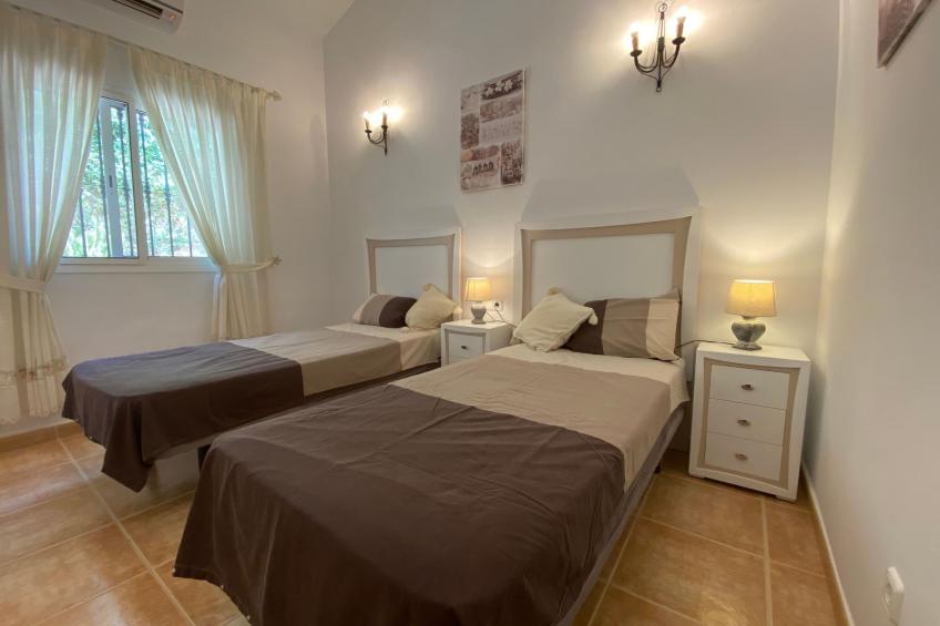 Villa mit Blick auf das Wasser - foto 4