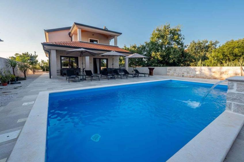 Villa avec piscine - BF-XN6YK