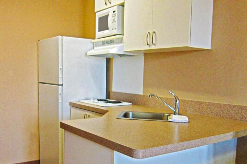 1 Queen Bed | Non-Smoking, Kitchen - foto 10