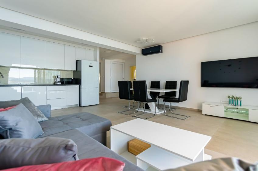 Apartments Hope (Dugi Rat) - Three-Bedroom Apartment with Jacuzzi  (Stanko) - foto 3