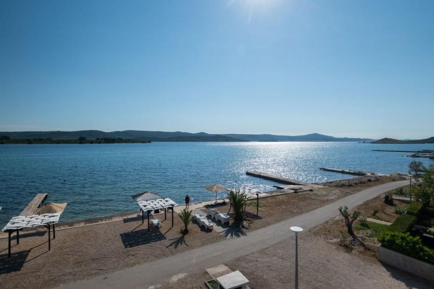 Wohnung in Turanj mit sicherem Parkplatz - foto 4