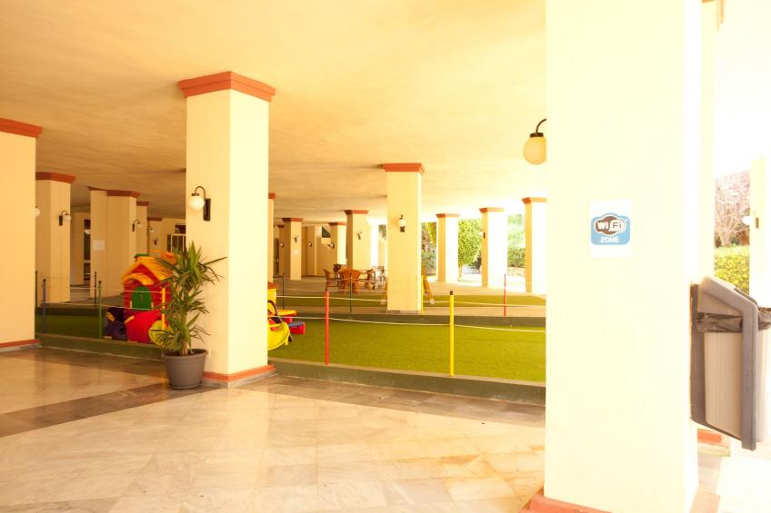 Beachside apartment in Elviria, Romana Playa - foto 4