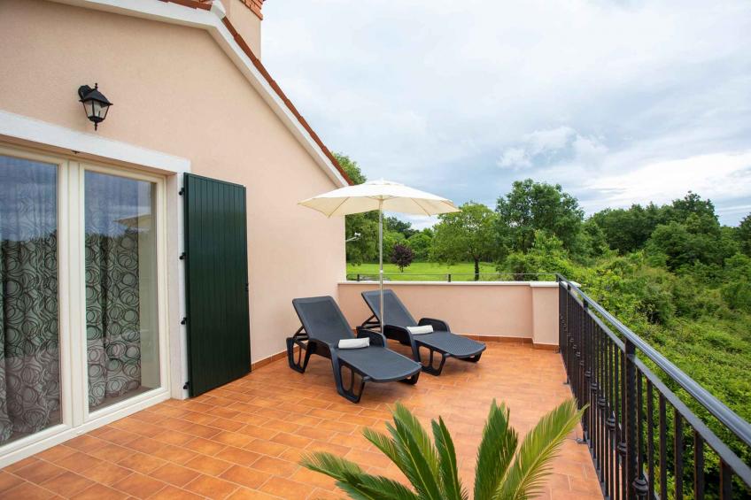 Villa mit Pool - BF-7YDJT - foto 12
