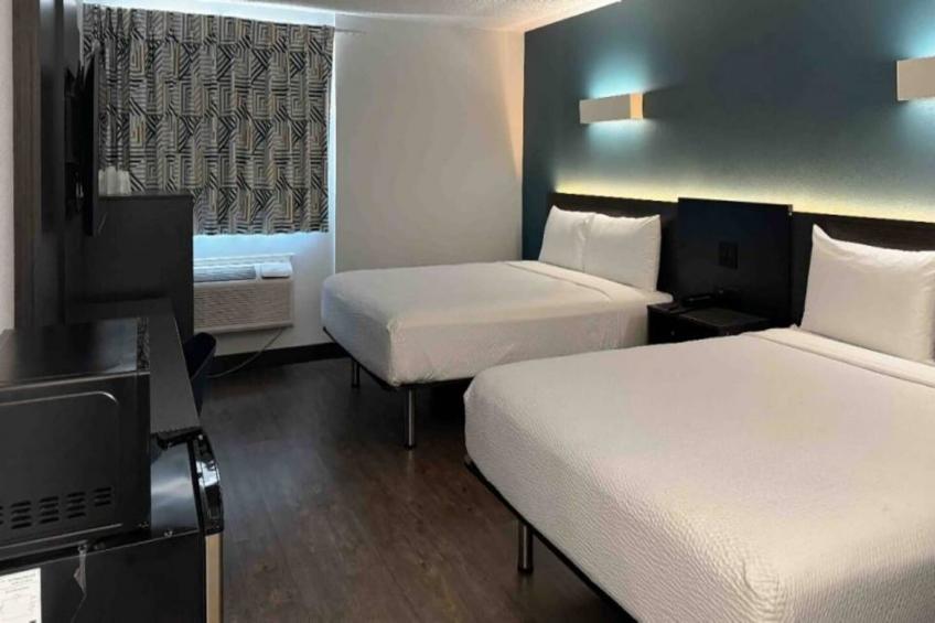 2 Queen Beds  Mobil Access Tub Nsmk Micfridg - foto 17