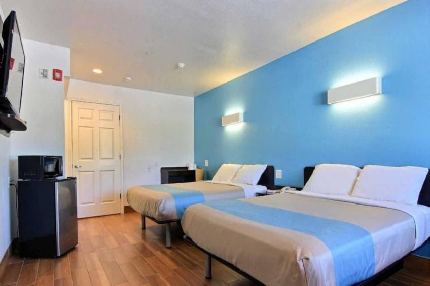 2 Queen Beds  Non-Smoking - foto 7