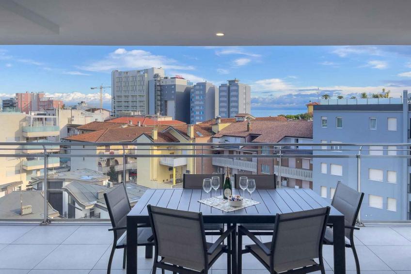 Ferienwohnung im Herzen von Lignano Sabbiadoro mit Balkon, Internet und Klimaanlage - BF-X99R6 - foto 2