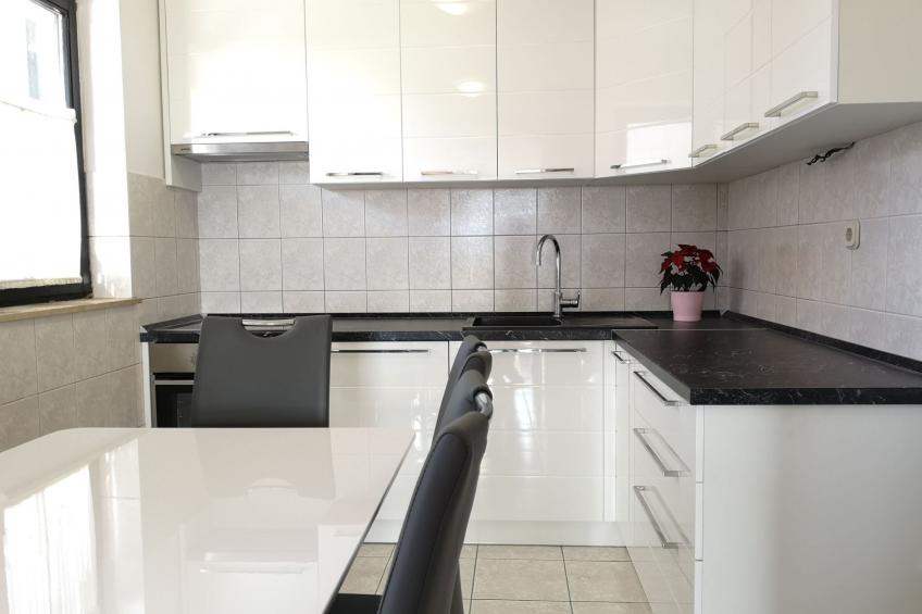 Gemütliches Häuschen mit großer Terrasse - foto 11