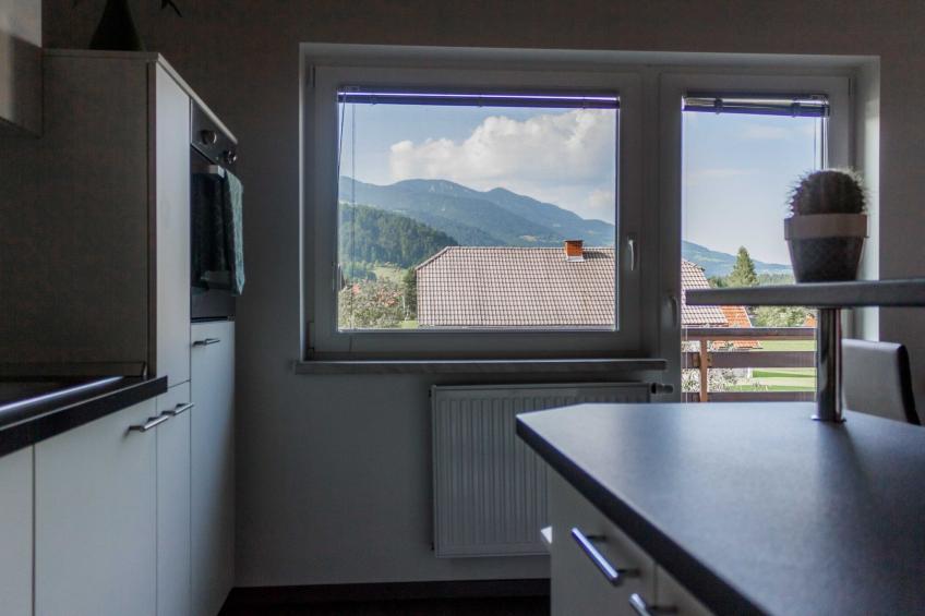 Cozy Holiday Home with Garden, BBQ, and Outdoor Dining Area in Rečica ob Savinji - Two Bedroom Apartment - foto 3