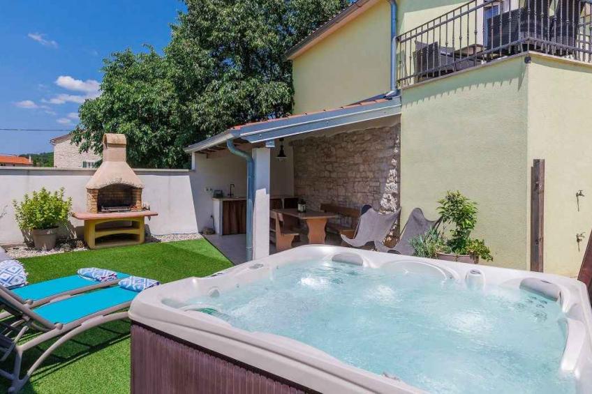 Holiday home mit private Whirlpool - BF-Z2Y45 - foto 2