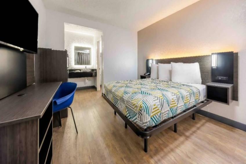 1 Queen Bed  Non-Smoking - foto 7