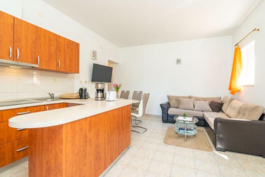 Beachfront Apartment house Hon with pool - foto 19