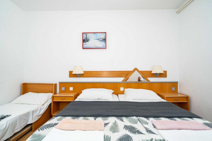 Apartments Klis -Studio Apartment with Terrace - 2 (A) - foto 17