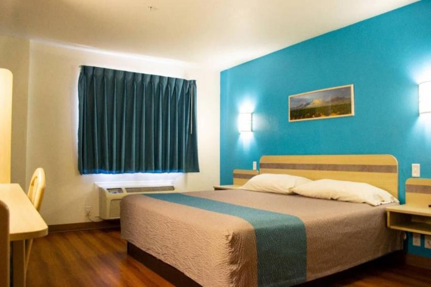 1 King Bed  Non-Smoking - foto 14