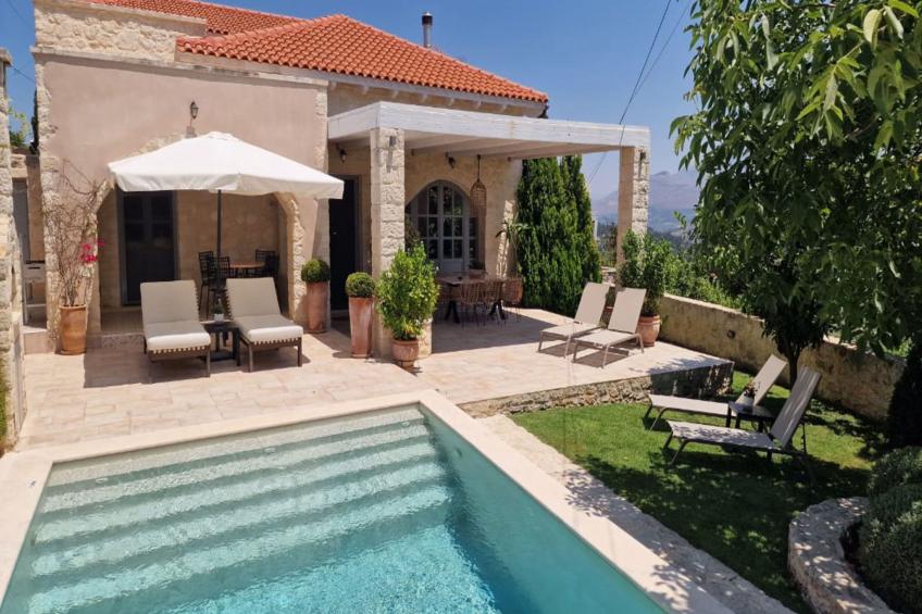 Artemis Apollonas Villa - Luxuriöse Flucht mit Pool