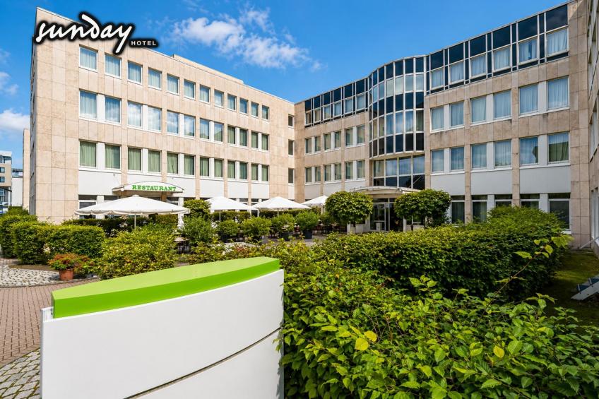 Sunday Hotel Frankfurt Airport One-bedroom suite