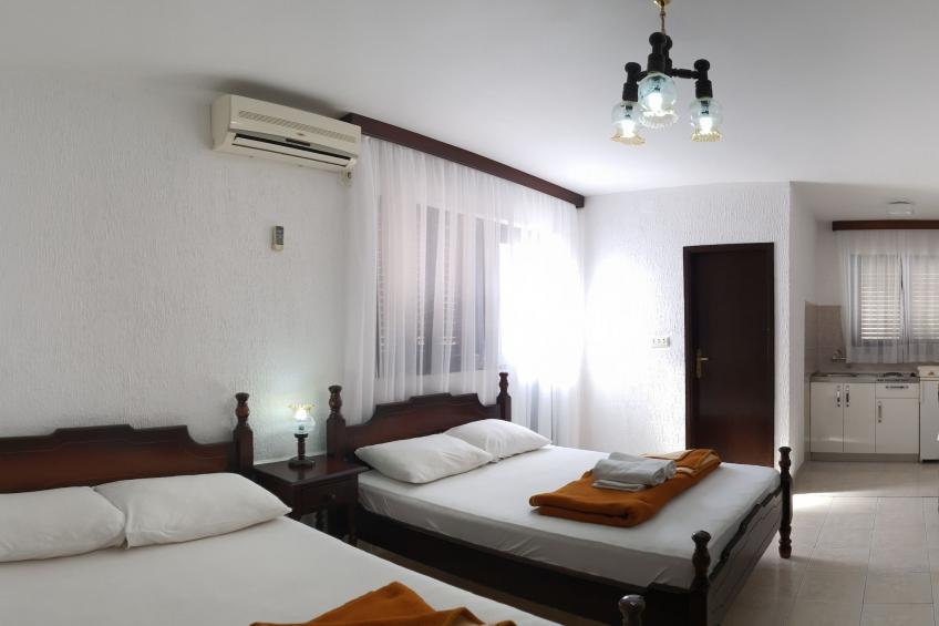 Guest House 4M Gregović - Quadruple bed Studio 9