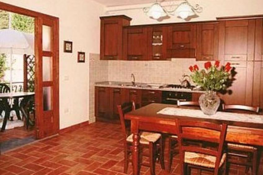 mit möbliertem Balkon - foto 2