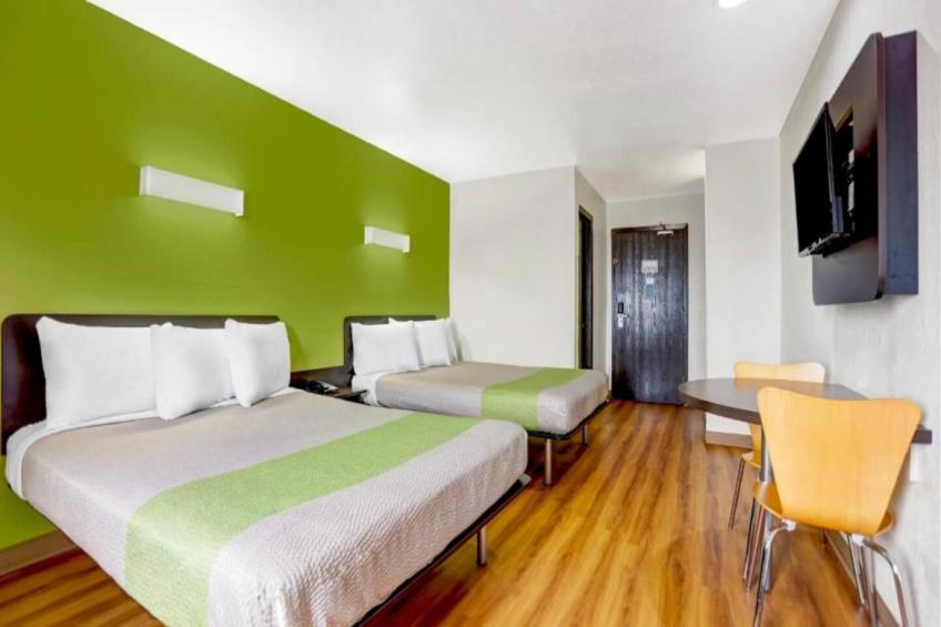 2 Queen Beds  Non-Smoking Micfridge - foto 14