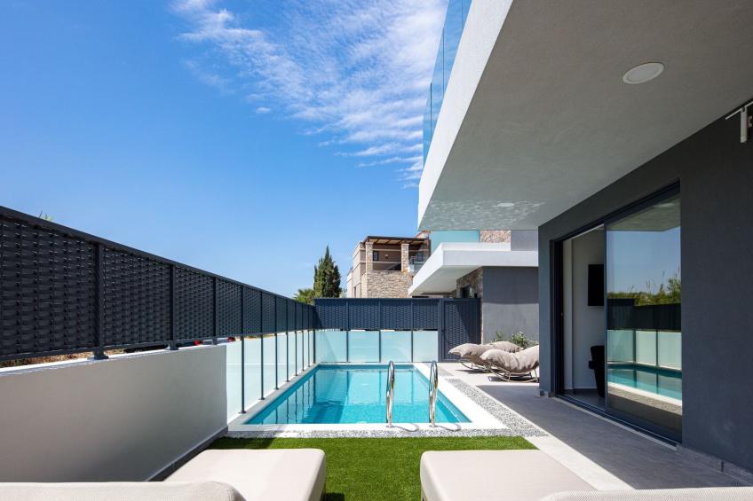 VillaSaints II - Elegante Pool-Villa in Strandnähe