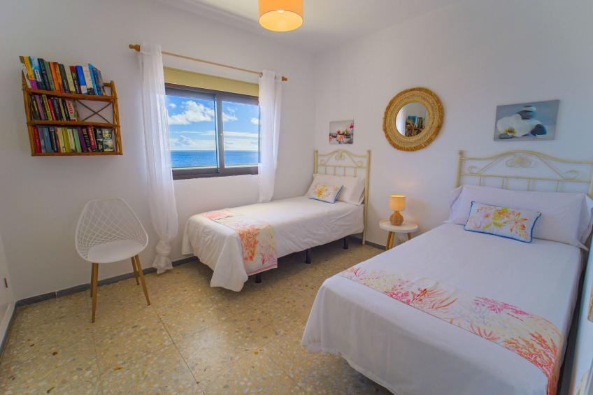 Zweitstöckiges Ferienvilla mit Terrassen, Pool, Sauna sowie herrlichem Berg- un - foto 26