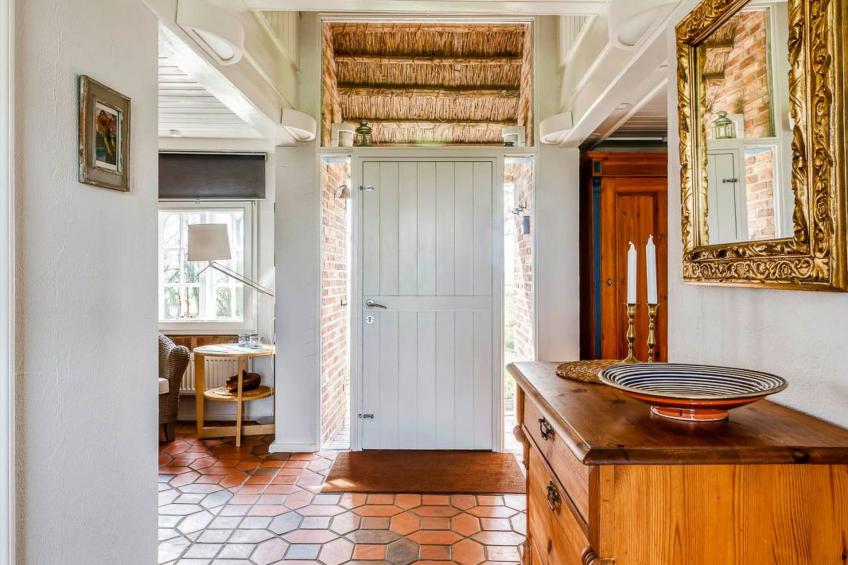 Reetdachhaus inmitten von Wiesen und Feldern - foto 10