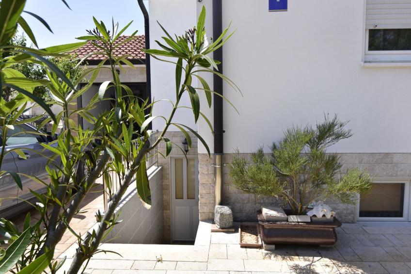 Geräumige Kellerwohnung in der Nähe von Umag - foto 2