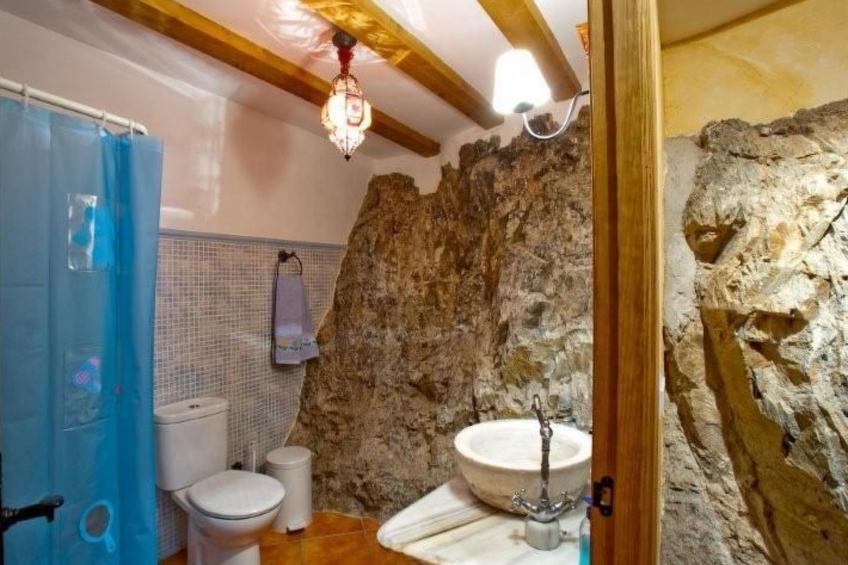 Haus mit integrierter Felswand und Jacuzzi - foto 12