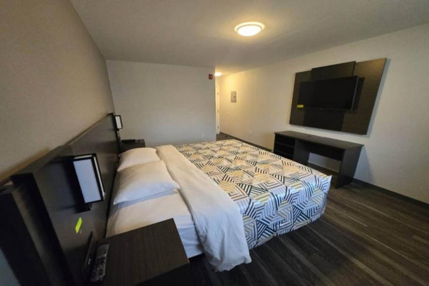 1 King Bed  Non-Smoking - foto 6