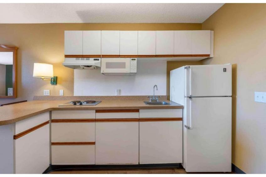 1 Queen Bed | Non-Smoking, Kitchen - foto 3