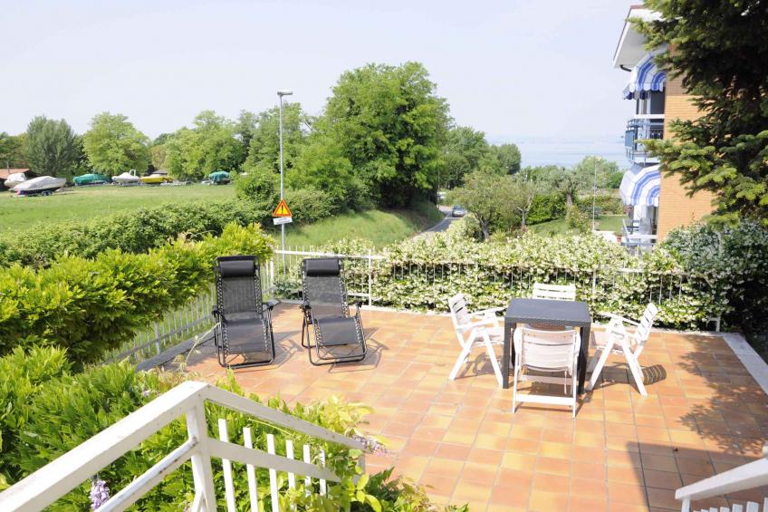 Vakantiewoning Appartement met privétuin op een gunstige locatie aan het meer - VW-2ZFCN - foto 2