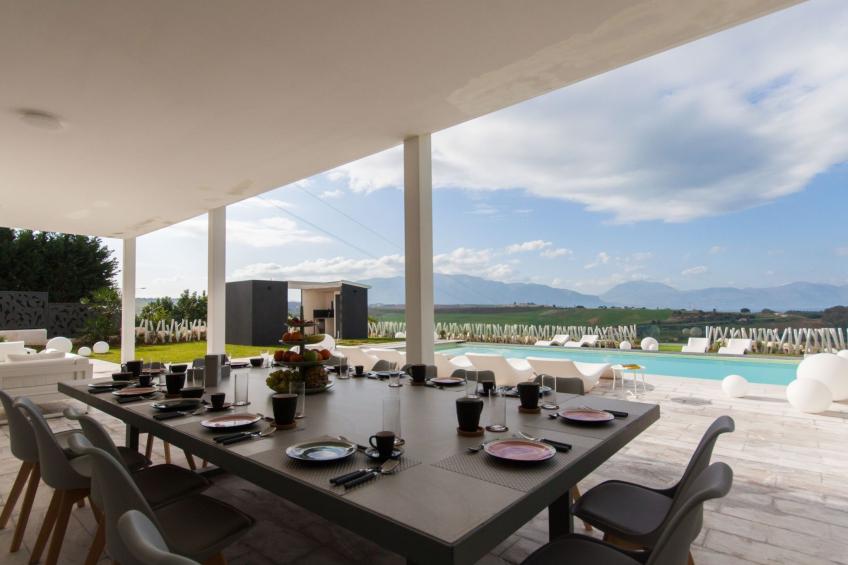 Weiße Luxusvilla - foto 34