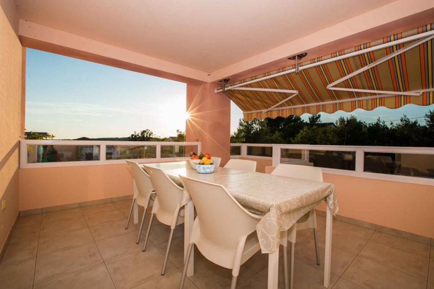 Vakantiewoning Appartement met 3 slaapkamers, groot balkon, 5 minuten lopen naar het strand - BF-JXW5H