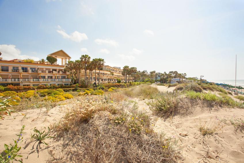 Beachside apartment in Elviria, Romana Playa - foto 14
