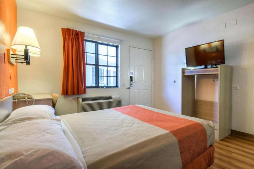 1 Queen Bed - foto 18