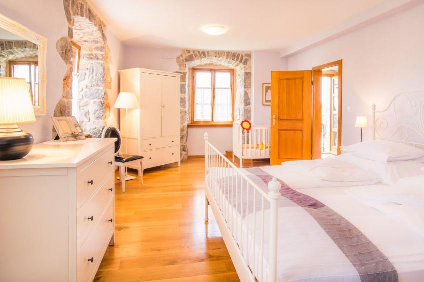 Villa mit Pool, Olivengarten und Meerblick - foto 21