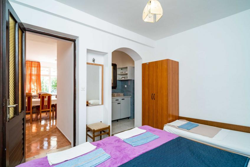 Apartments Klis -Two-Bedroom Apartment with Terrace - foto 10