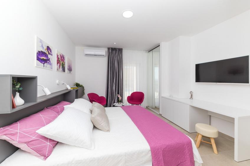 Scenic Elegant Trogir Villa with Pool - Five Bedroom Villa - foto 32