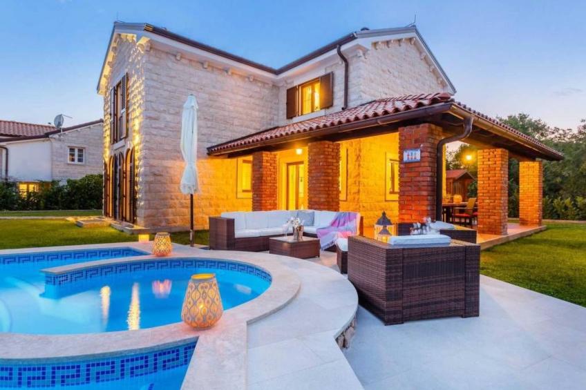 Villa Kamenica  im mediterranen Stil mit Innen- und Außenpool - foto 2