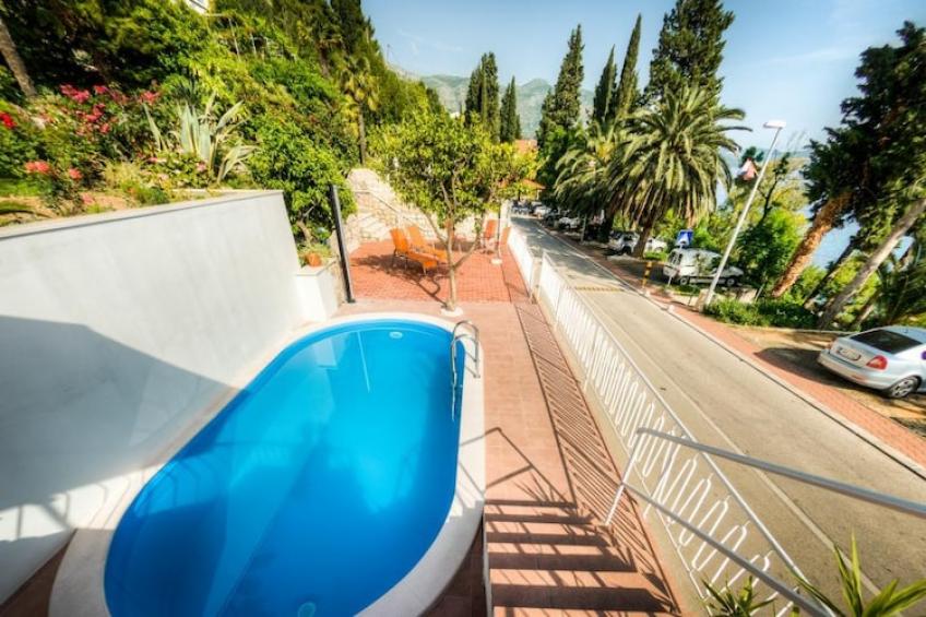 Guest House Villa Nina- Superior Triple Room with Balcony and Sea View (S2 - plava) - foto 12