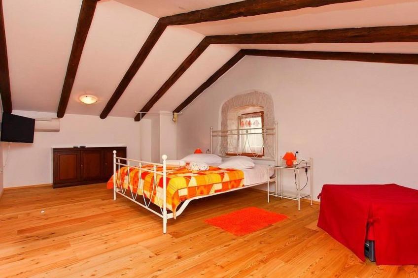 Gemütliches Ferienhaus in Peresiji mit Grill und Terrasse - foto 15