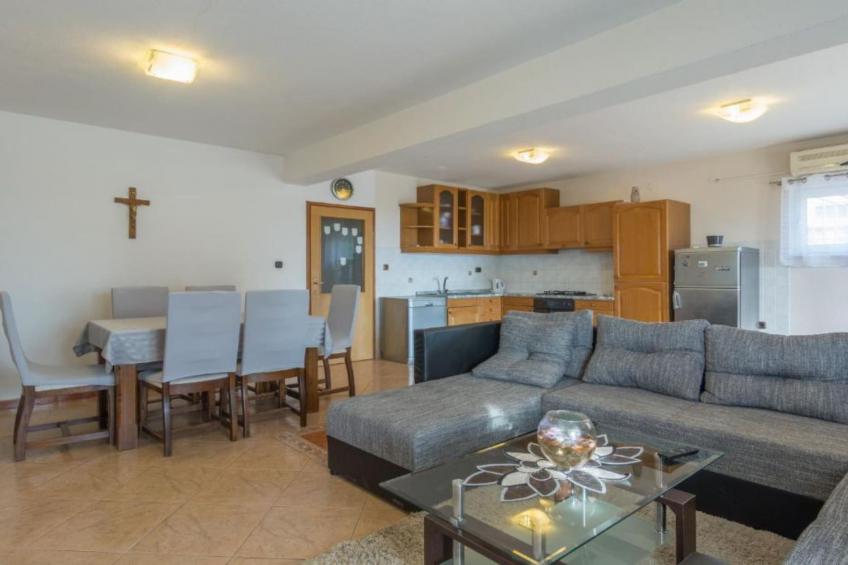 Holiday House BALEN with Swimming Pool - Six Bedroom Holiday House With Pool - foto 25