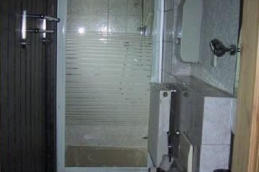 mit großem Garten und Gemeinschaftspool - foto 9