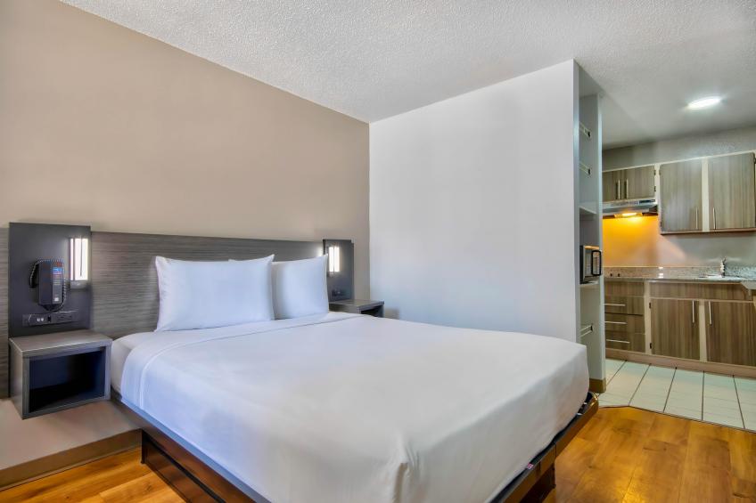 1 Queen Bed  Non-Smoking - foto 7