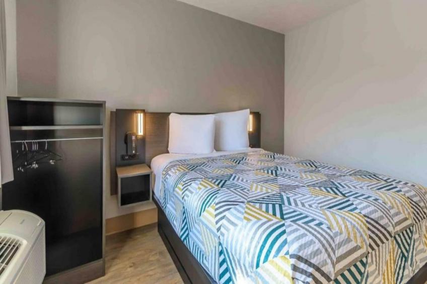 1 Full Bed  Non-Smoking Kitchen - foto 10