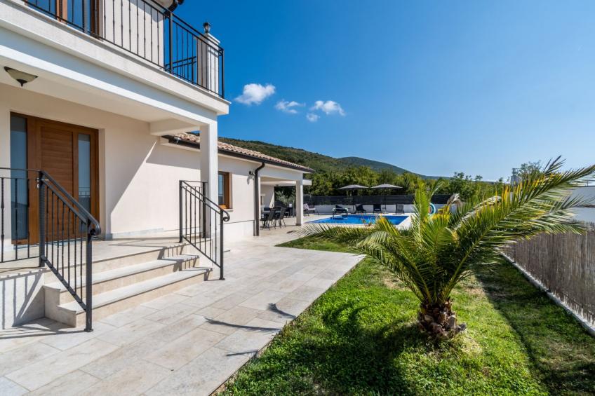 Elegantes Escape mit Pool und Panoramablick - foto 48